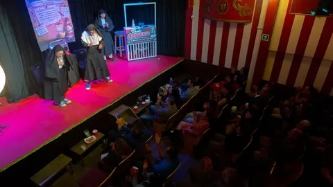 Una comedia de MADRES